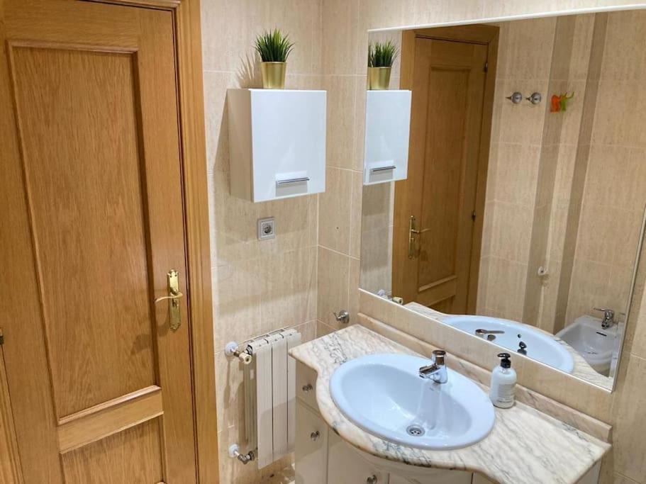 Apto 2 Habitaciones, Garaje Gratis Madrid Eksteriør billede